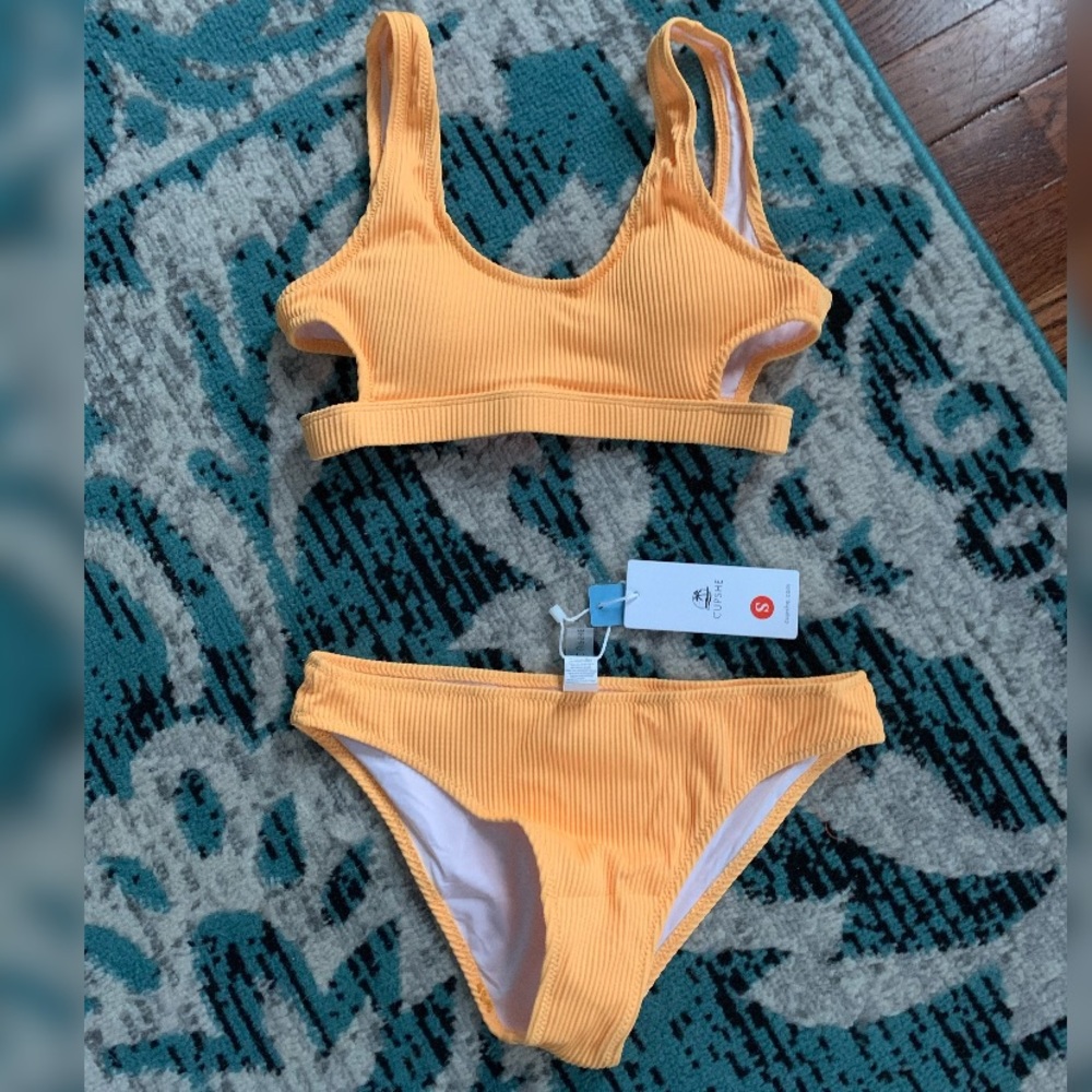 Cupshe Feather Yarn Solid Bikini